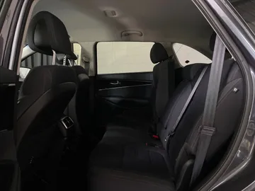 2016 Kia Sorento - image 14
