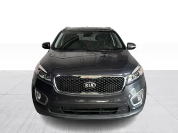 2016 Kia Sorento - image 7