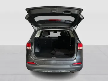 2016 Kia Sorento - image 12