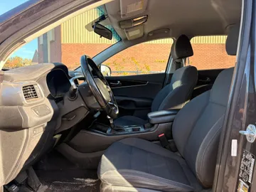 2019 Kia Sorento - image 8