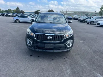 2018 Kia Sorento - image 2
