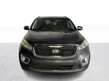 2016 Kia Sorento - image 7