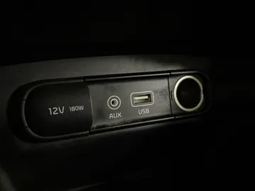 2016 Kia Sorento - image 23