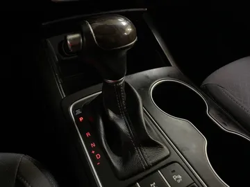 2016 Kia Sorento - image 24