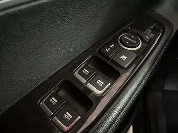 2016 Kia Sorento - image 21