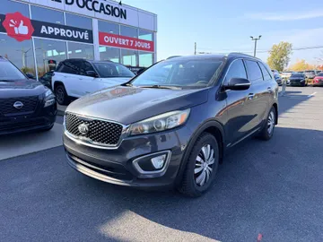 2016 Kia Sorento - image 3