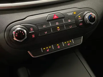 2019 Kia Sorento - image 18