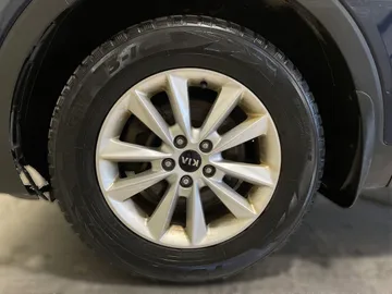 2019 Kia Sorento - image 6