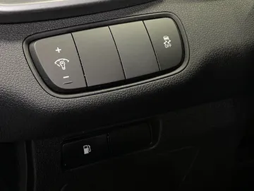 2019 Kia Sorento - image 25
