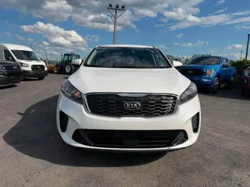 2020 Kia Sorento - image 2