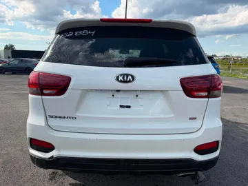 2020 Kia Sorento - image 6
