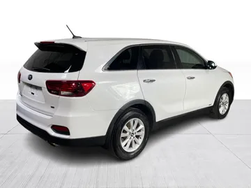 2020 Kia Sorento - image 14
