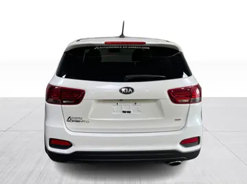 2020 Kia Sorento - image 12