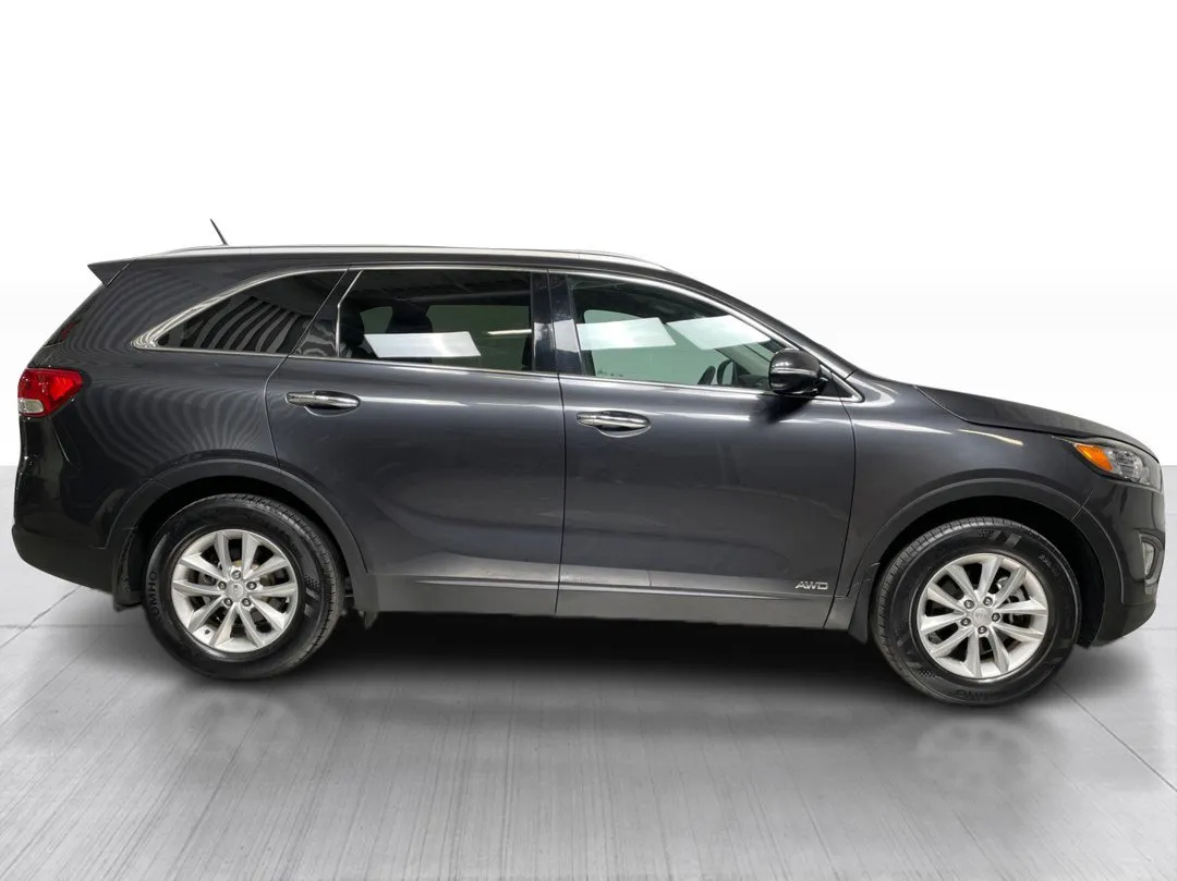 2017 Kia Sorento — photo 2