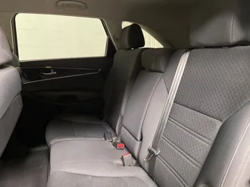 2017 Kia Sorento - image 14