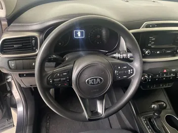 2018 Kia Sorento - image 16