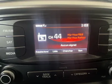 2018 Kia Sorento - image 25