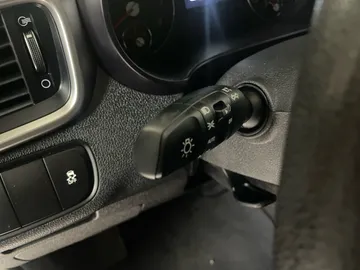 2018 Kia Sorento - image 17