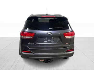 2018 Kia Sorento - image 11
