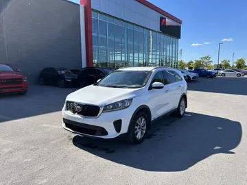 2019 Kia Sorento - image 2