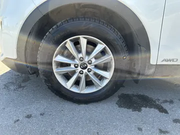 2019 Kia Sorento - image 6