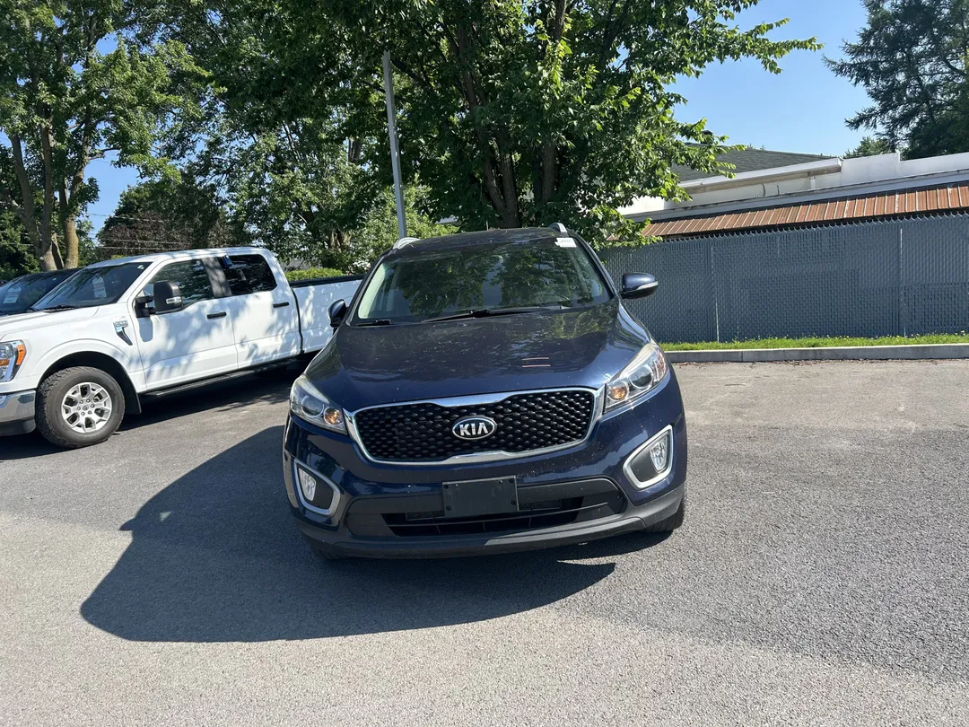 2017 Kia Sorento — photo 2