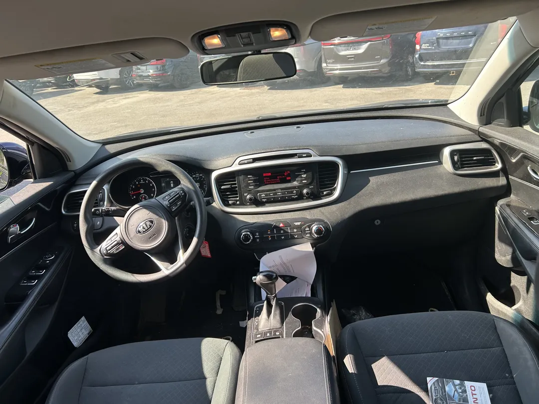 2017 Kia Sorento — photo 8