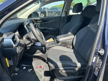 2017 Kia Sorento - image 8