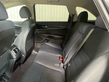 2018 Kia Sorento - image 14