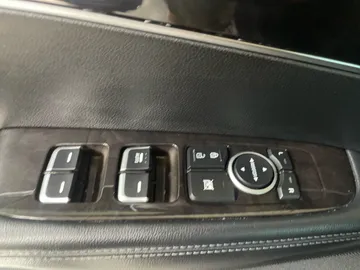 2018 Kia Sorento - image 20