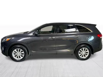 2018 Kia Sorento - image 9