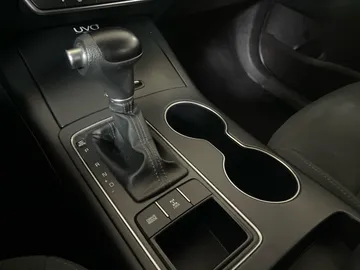 2018 Kia Sorento - image 23