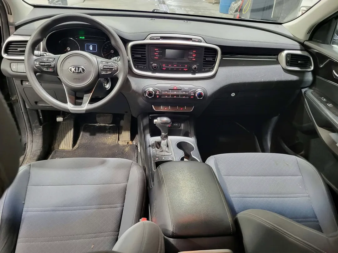 2017 Kia Sorento — photo 8