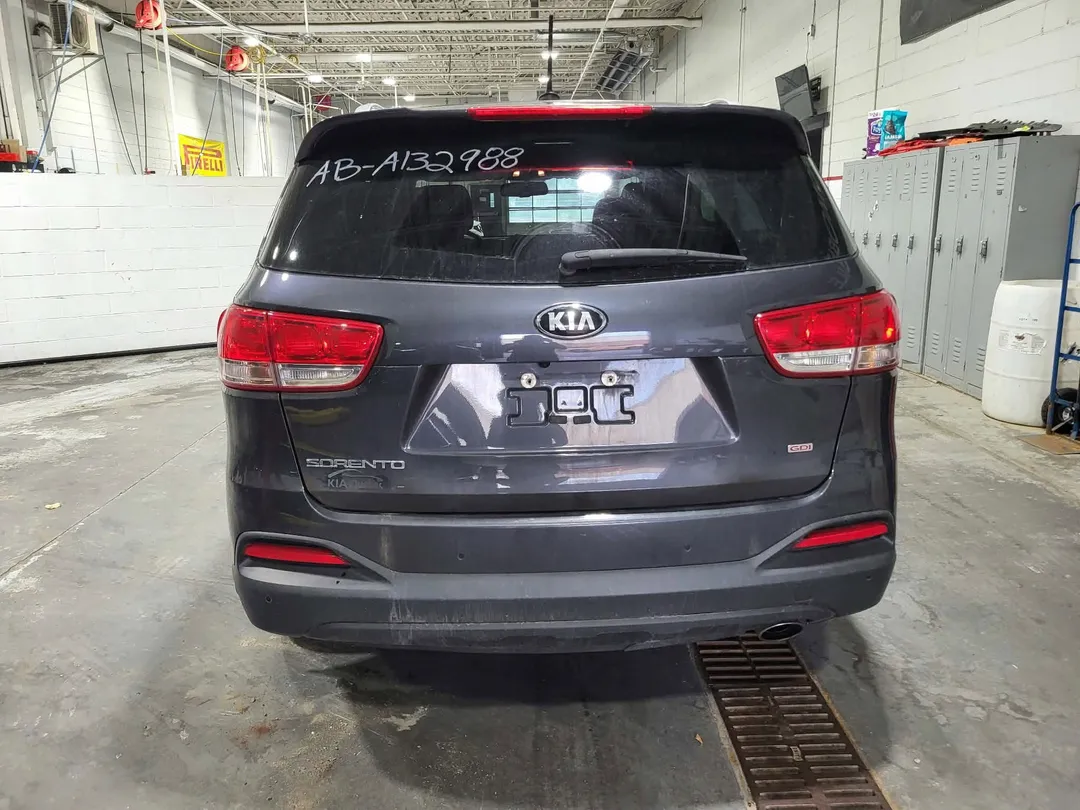 2017 Kia Sorento — photo 4