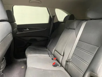 2017 Kia Sorento - image 14