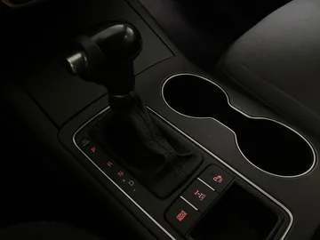 2017 Kia Sorento - image 23