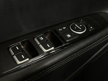 2017 Kia Sorento - image 18