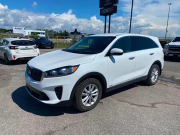 2020 Kia Sorento - image 3