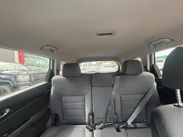 2019 Kia Sorento - image 9