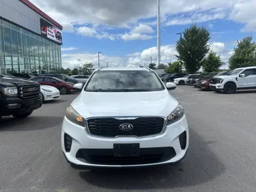2019 Kia Sorento - image 2