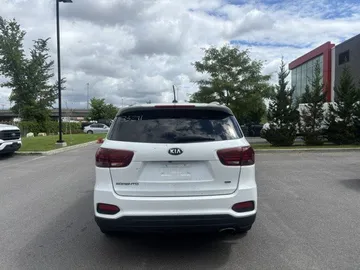 2019 Kia Sorento - image 6