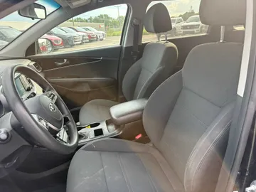 2020 Kia Sorento - image 9