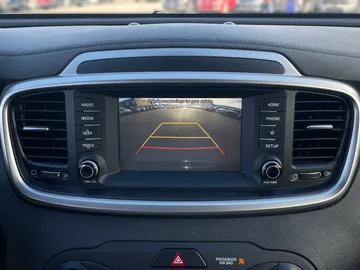 2020 Kia Sorento - image 18