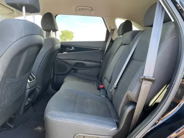2020 Kia Sorento - image 15