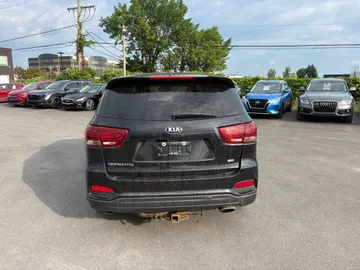 2020 Kia Sorento - image 7