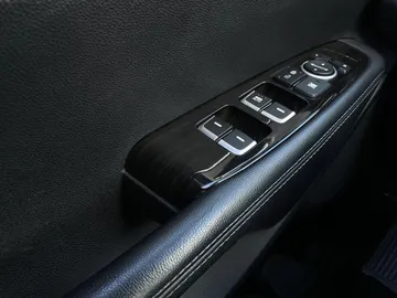 2020 Kia Sorento - image 20