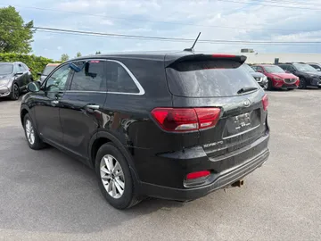 2020 Kia Sorento - image 6
