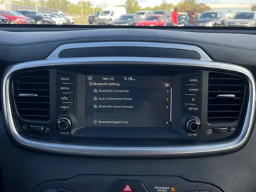 2020 Kia Sorento - image 21