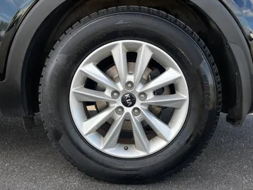 2020 Kia Sorento - image 6