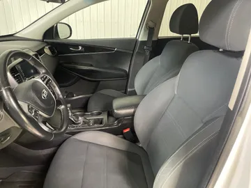 2019 Kia Sorento - image 3
